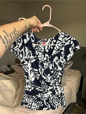 Vince camuto work top